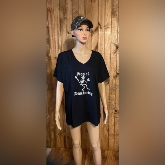 NWT - HOPE & FAITH Womens Social Distortion T-Shirt size 2XL - Picture 1 of 3